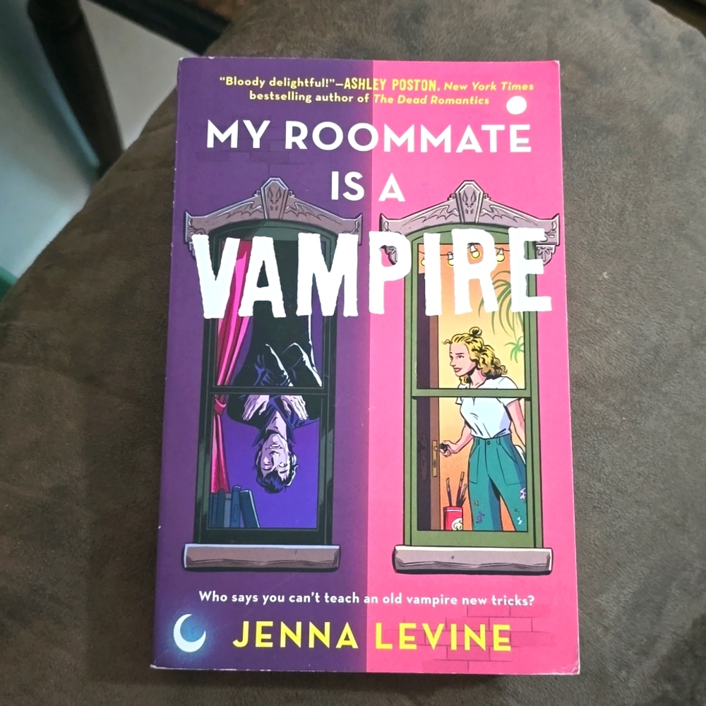 My Roommate is a Vampire - Jenna Levine Romace Fiction Book